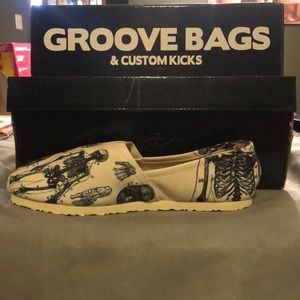 Groove Bags Vintage Anatomy Casual Shoe
